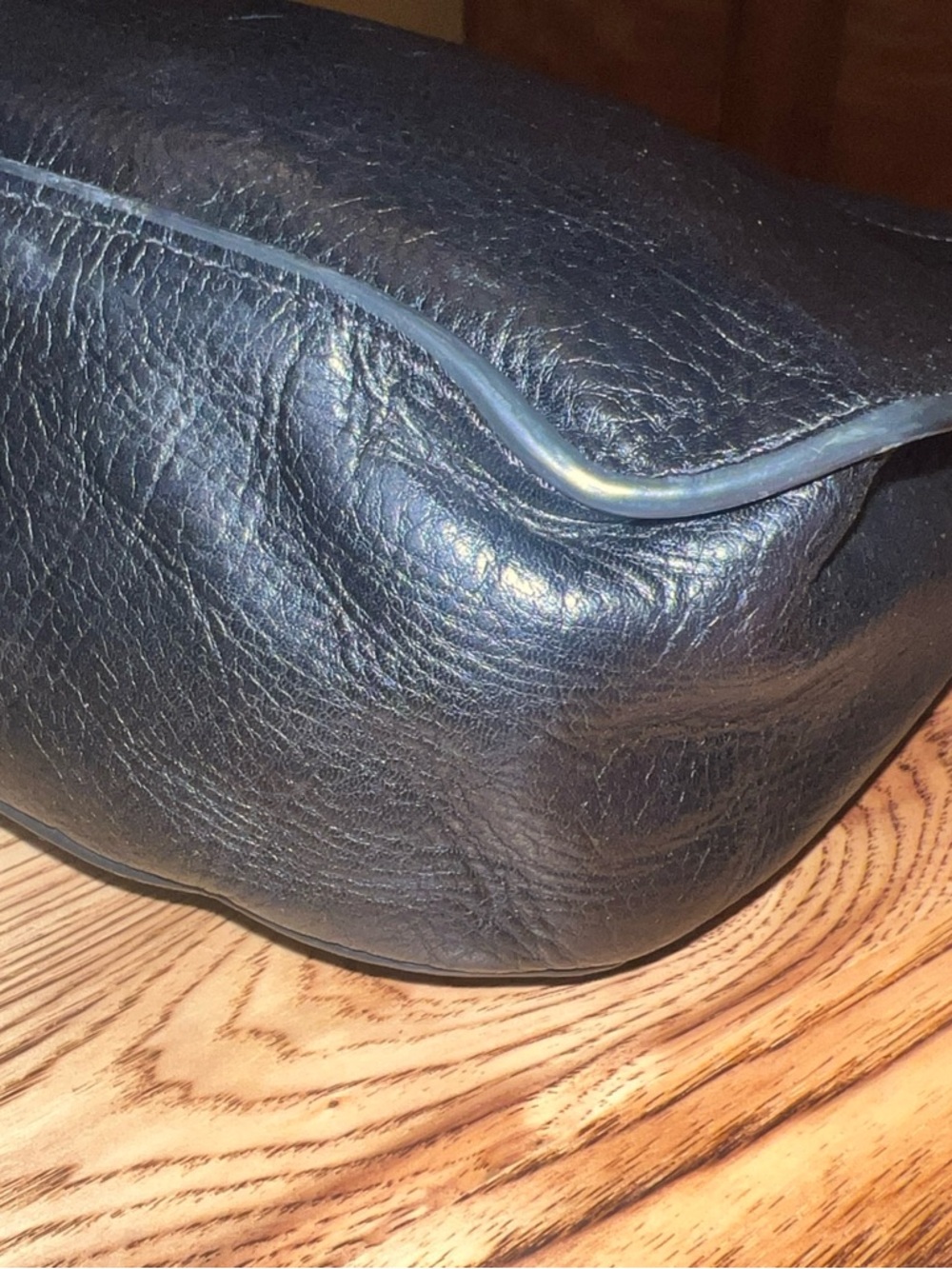 Fossil Black Leather Crossbody Bag with Gold Hardware - Picture 5 of 11